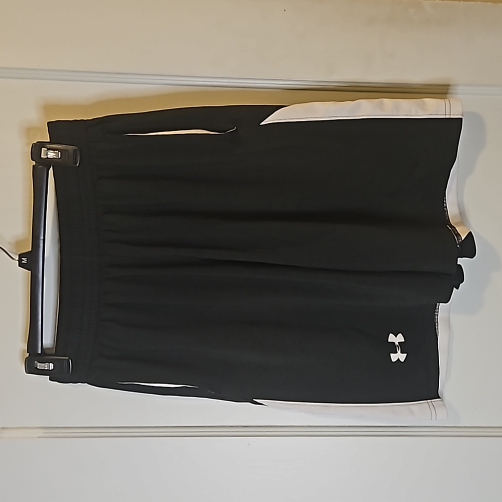 Men's Under Armour Shorts- M